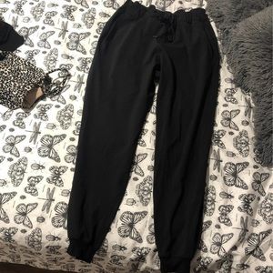 Lululemon on the fly joggers